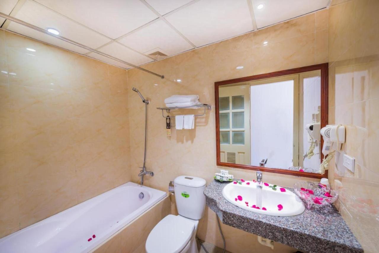 Tu Sakura Hotel Hanoï Extérieur photo