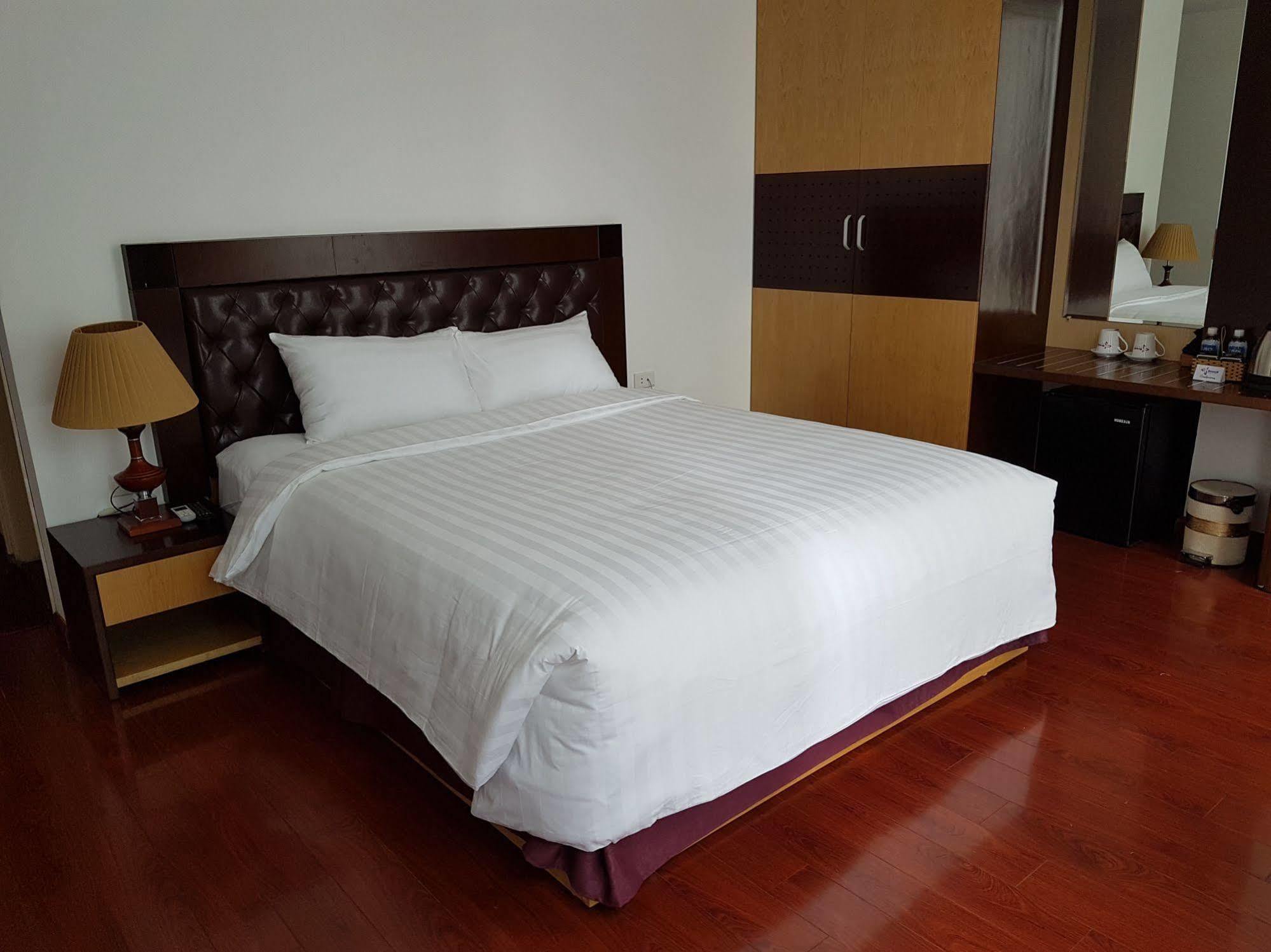 Tu Sakura Hotel Hanoï Extérieur photo